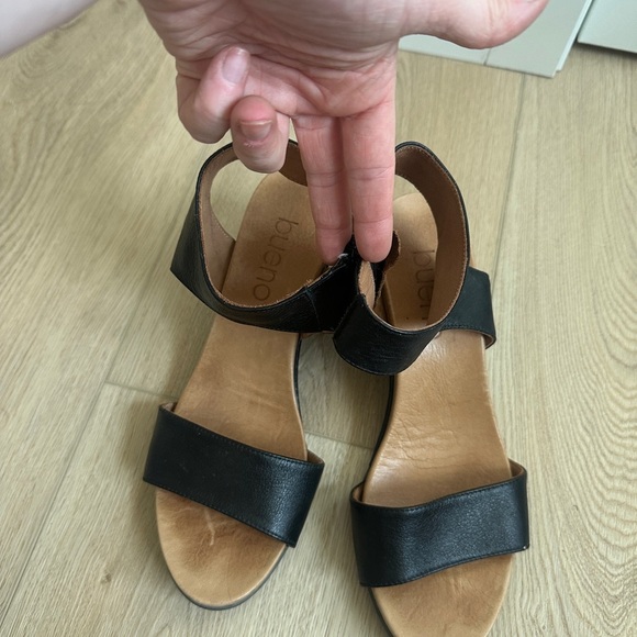 Bueno Black and Tan Wedges - Picture 2 of 3